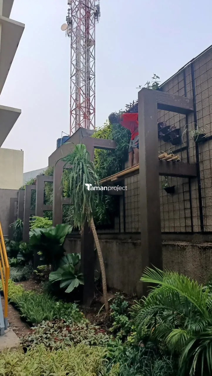 vertical garden the home srengseng